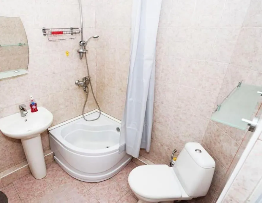 Riverside Apartment In Old Tbilisi