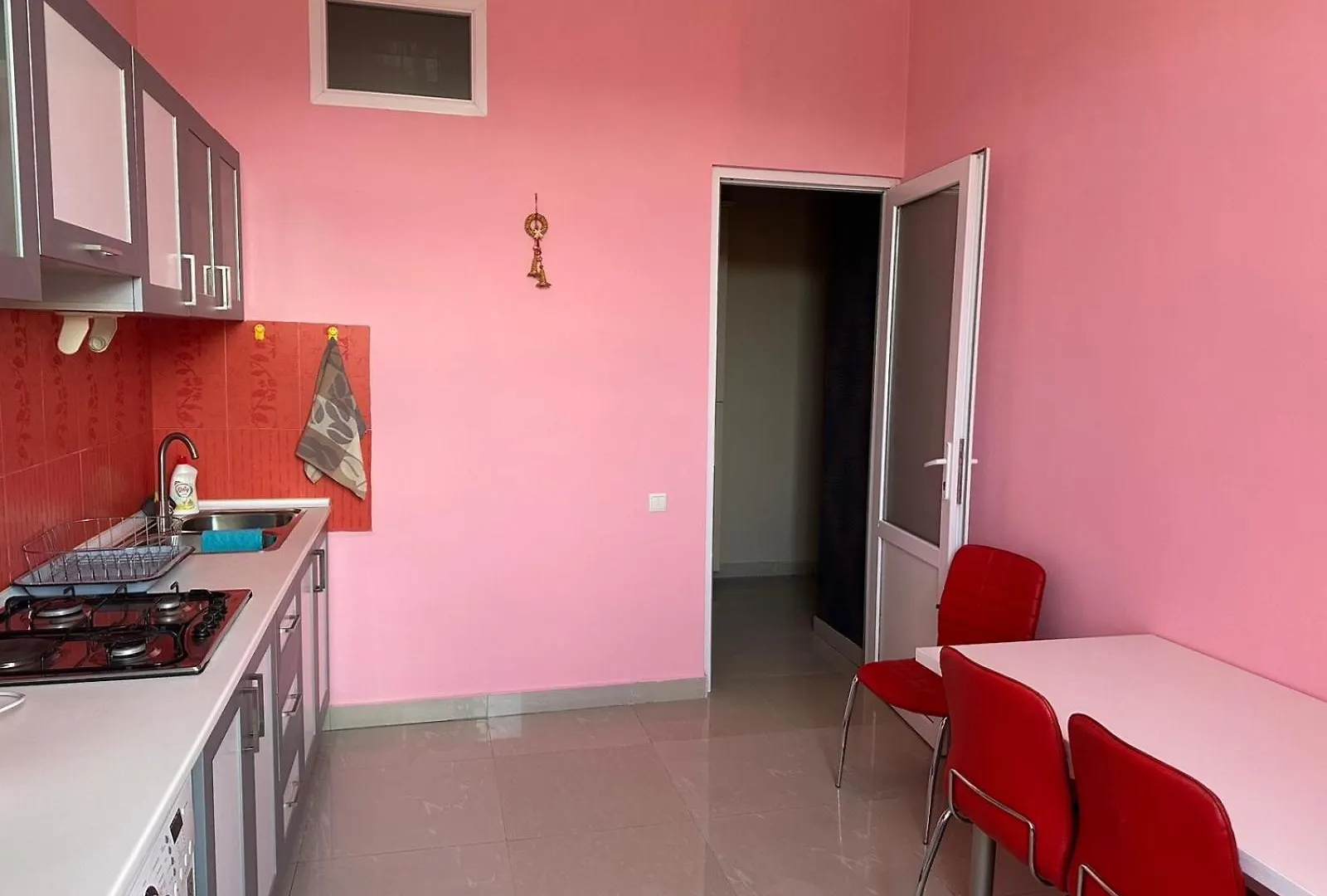 Riverside Apartment In Old Tbilisi